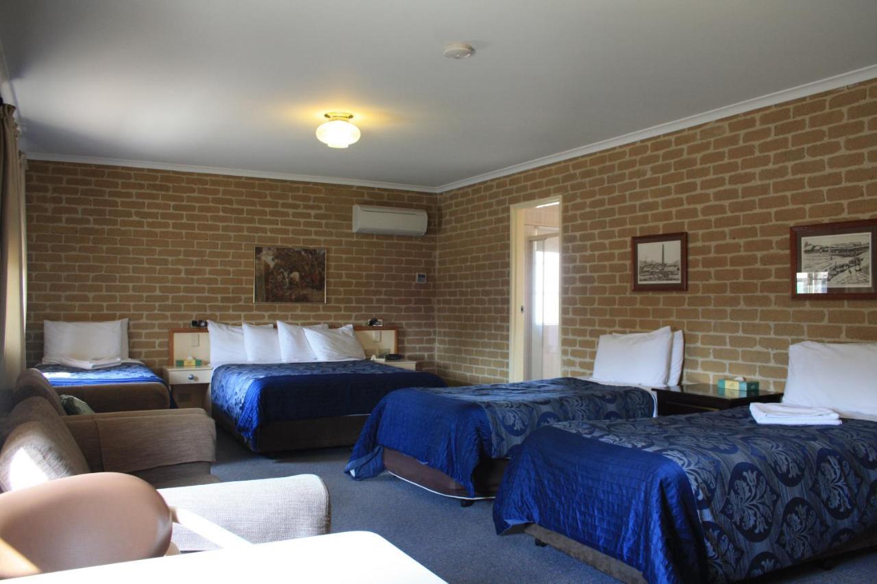 Grand Manor Motor Inn Queanbeyan Dış mekan fotoğraf