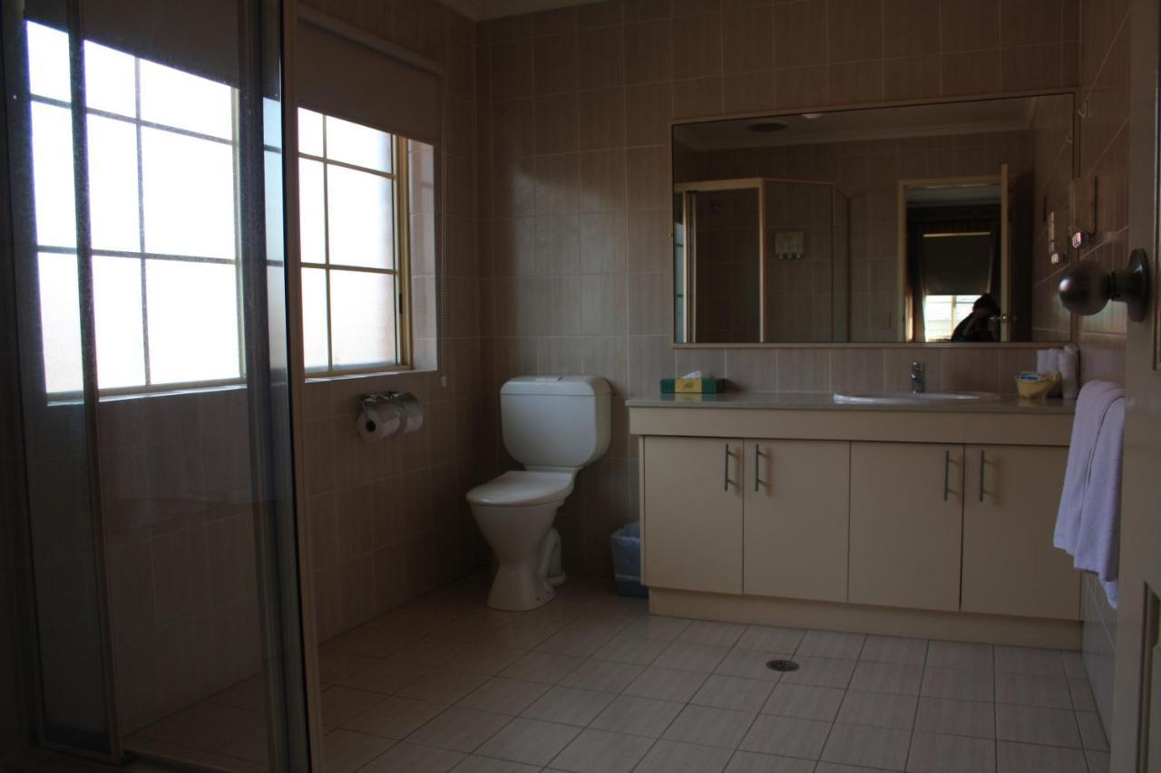 Grand Manor Motor Inn Queanbeyan Dış mekan fotoğraf