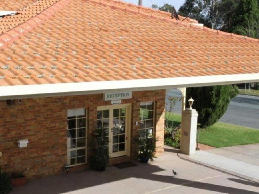 Grand Manor Motor Inn Queanbeyan Dış mekan fotoğraf