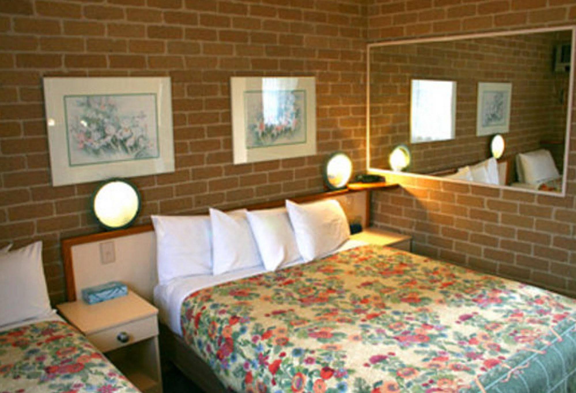 Grand Manor Motor Inn Queanbeyan Dış mekan fotoğraf