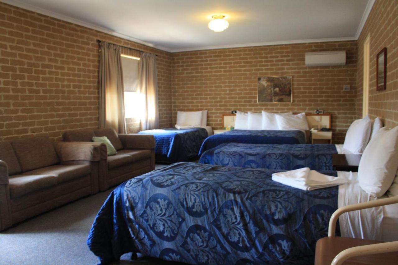 Grand Manor Motor Inn Queanbeyan Dış mekan fotoğraf